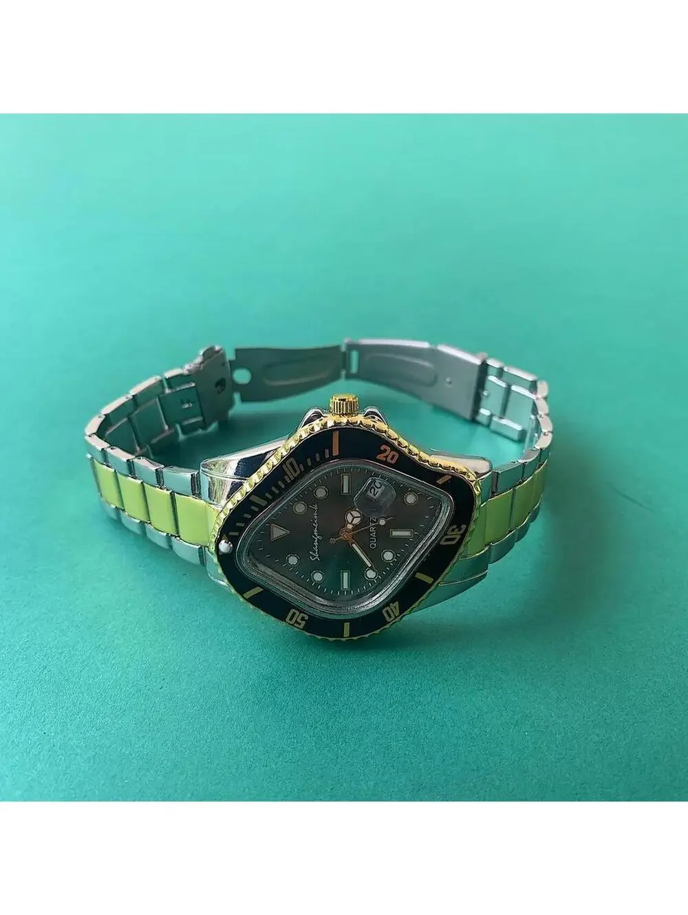 Classy Y2K Vintage Minimalist Warped Oval Retro Stainless Steel Watch Unisex